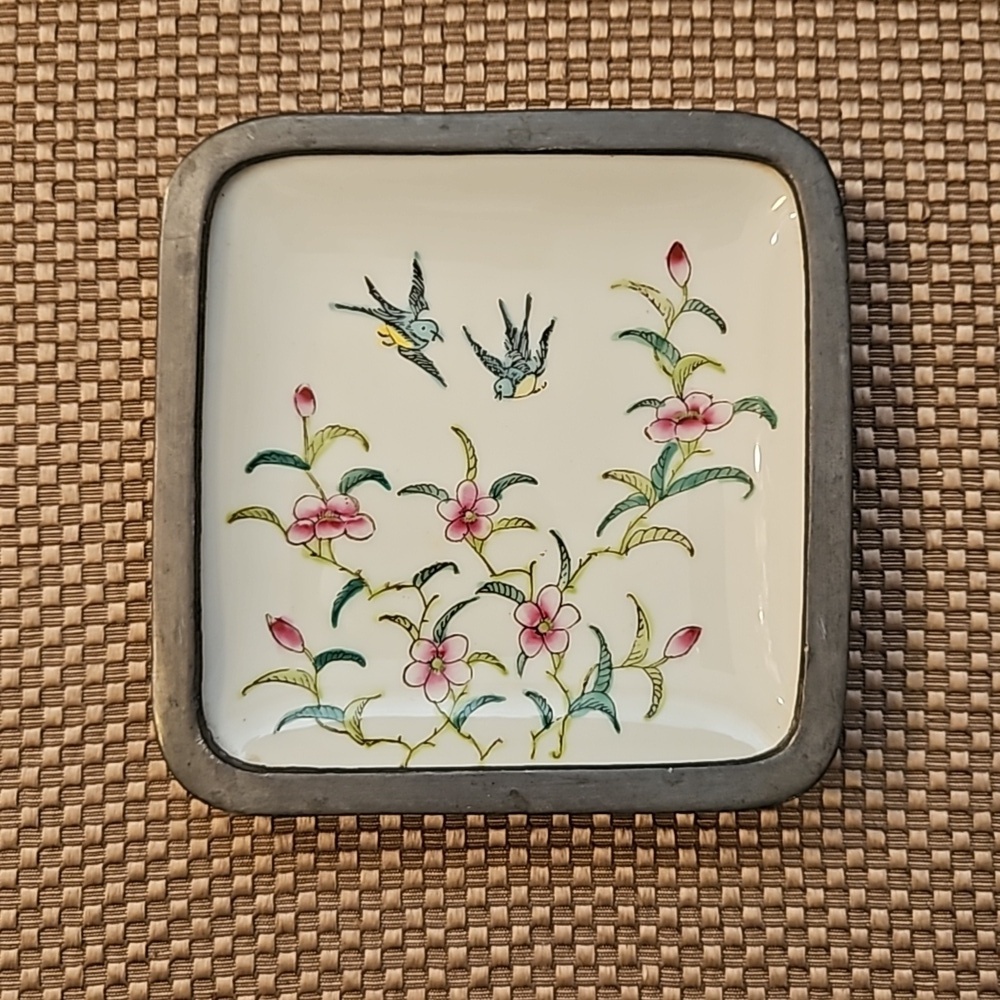 Vintage Japanese Pocelain Ware Hand Painted in Hong Kong